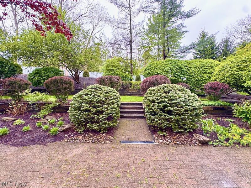 3835 Acorn Trail, Unit C04, Orange, OH 44022 Photo 4