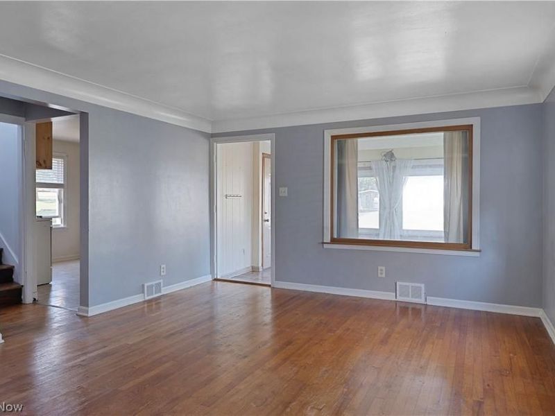 263 S Main Street, Youngstown, OH 44515 Photo 4