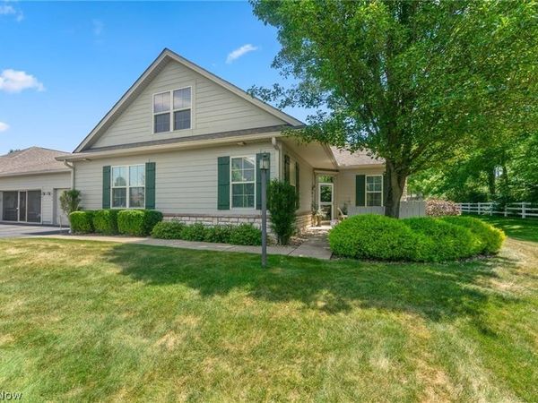 9264 Sharrott Road, Unit 1604, Poland, OH 44514