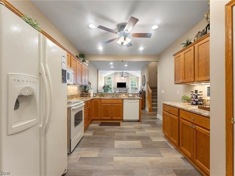9264 Sharrott Road, Unit 1604, Poland, OH 44514 Photo 12