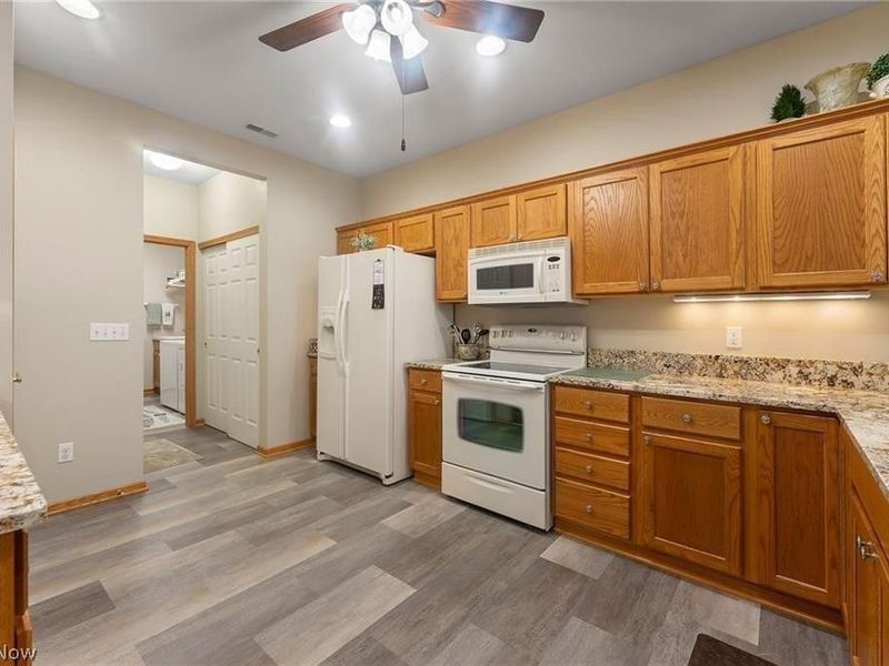 9264 Sharrott Road, Unit 1604, Poland, OH 44514 Photo 17