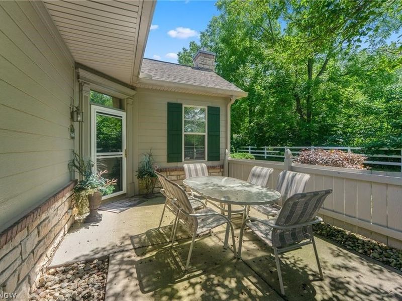 9264 Sharrott Road, Unit 1604, Poland, OH 44514 Photo 4