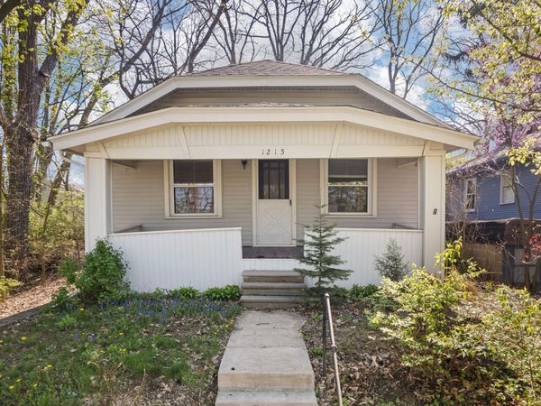 1215 Loeser Avenue, Jackson, MI 49203
