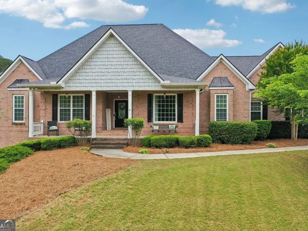 807 Kennedy Court, Loganville, GA 30052