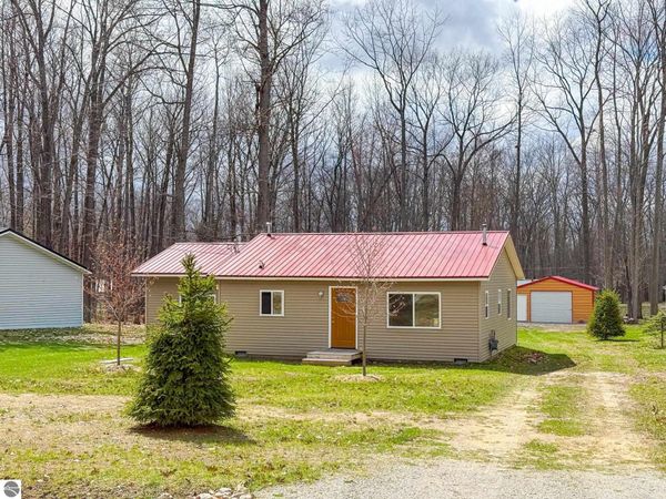 408 Kirkshire Avenue, Roscommon, MI 48653