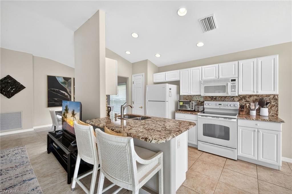 10082 Oakhurst Way , Fort Myers, FL 33913 Photo