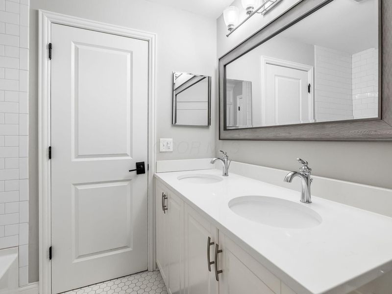 2792 Stratford Drive, Columbus, OH 43220 Photo 29