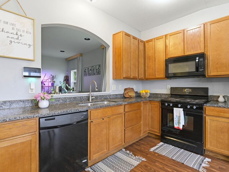 7579 Maple Trunk Drive, Canal Winchester, OH 43110 Photo 13