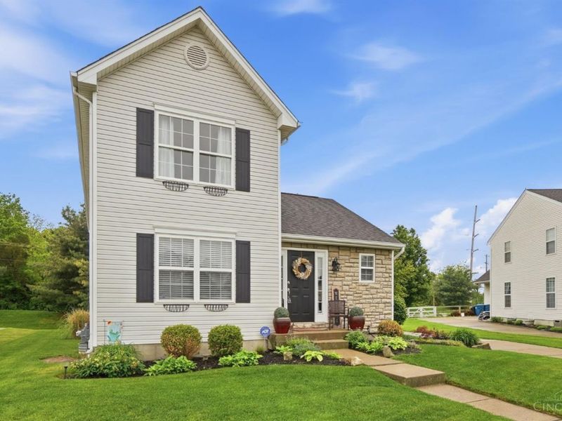 1447 Stableview Circle, Hamilton Twp, OH 45039 Photo 2