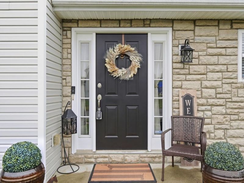 1447 Stableview Circle, Hamilton Twp, OH 45039 Photo 4