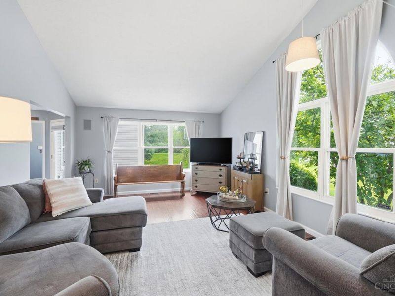 1447 Stableview Circle, Hamilton Twp, OH 45039 Photo 7