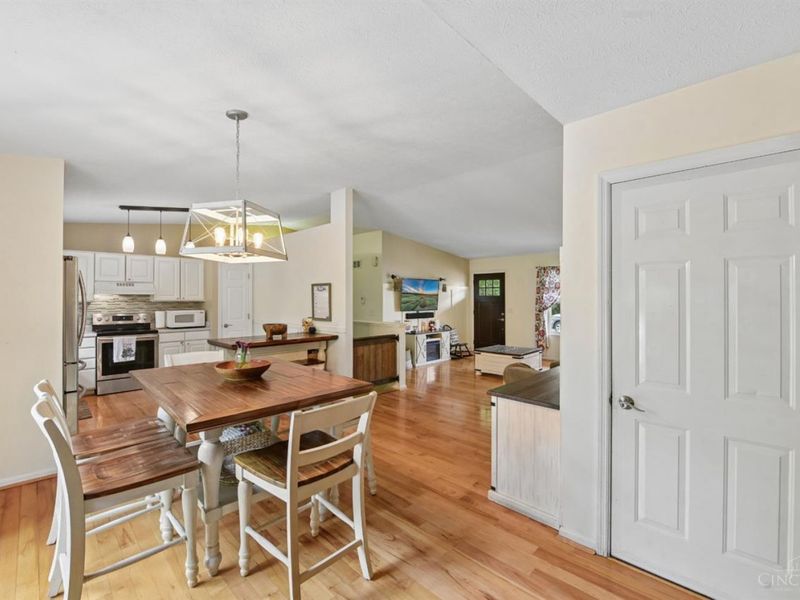 328 Nightwind Drive, Maineville, OH 45039 Photo 16