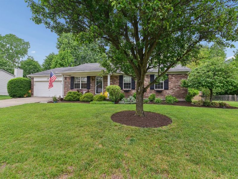 328 Nightwind Drive, Maineville, OH 45039 Photo 2