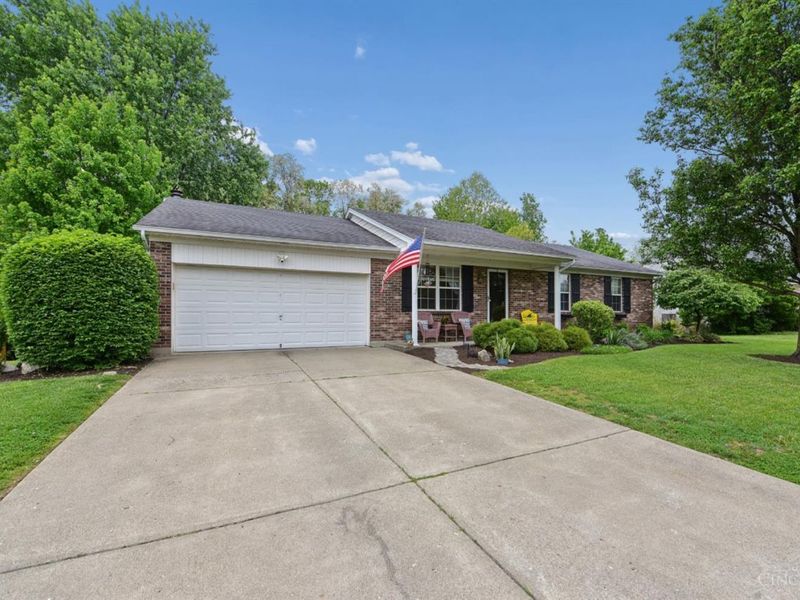 328 Nightwind Drive, Maineville, OH 45039 Photo 3