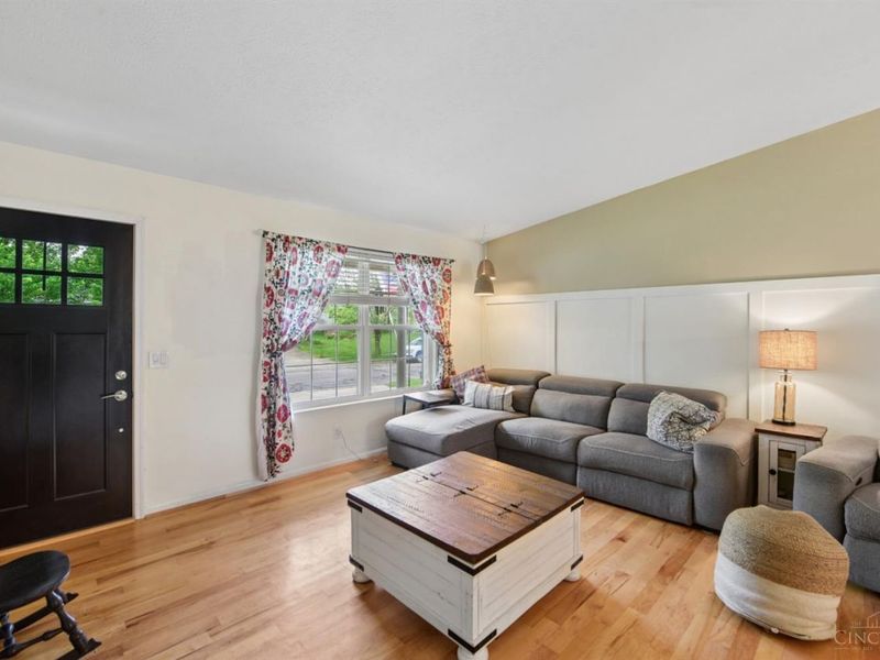 328 Nightwind Drive, Maineville, OH 45039 Photo 5
