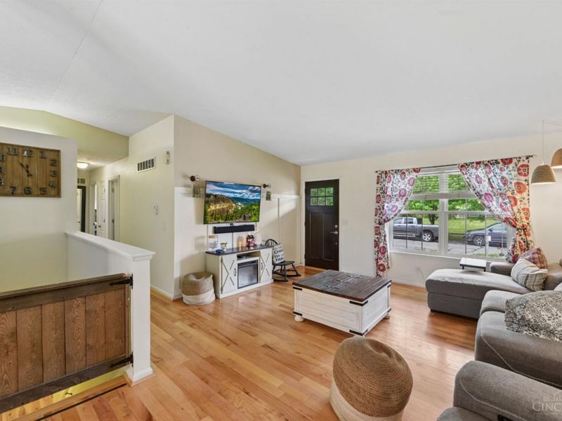 328 Nightwind Drive, Maineville, OH 45039 Photo 6