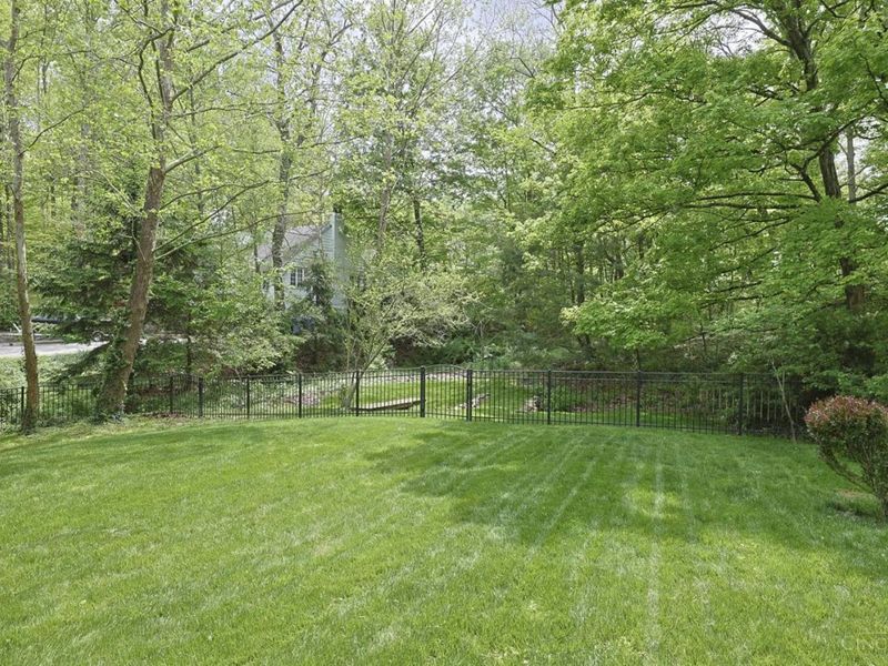 7767 Shawnee Run Road, Indian Hill, OH 45243 Photo 48