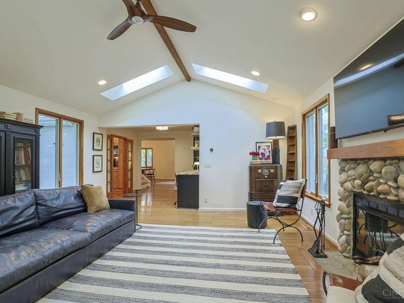 7767 Shawnee Run Road, Indian Hill, OH 45243 Photo 9