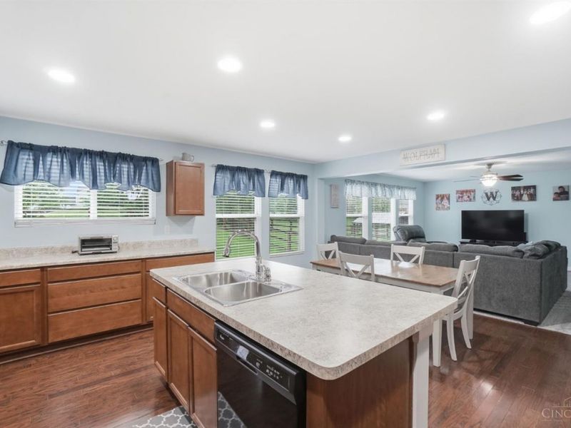 5230 Crested Owl Court, Hamilton Twp, OH 45152 Photo 16