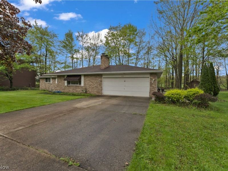 306 S Colonial Drive , Cortland, OH 44410 Photo 1