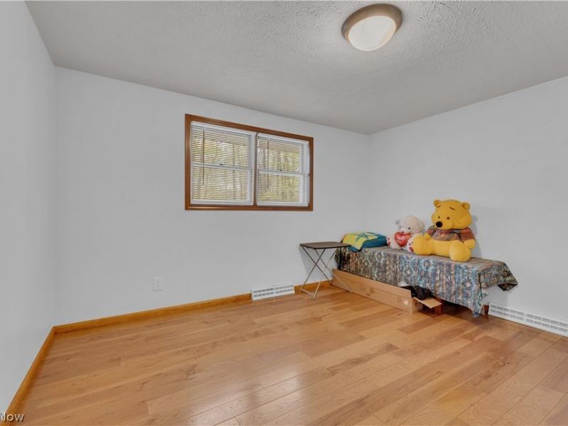 306 S Colonial Drive , Cortland, OH 44410 Photo 10