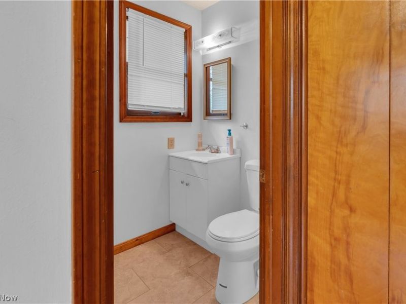 306 S Colonial Drive , Cortland, OH 44410 Photo 13