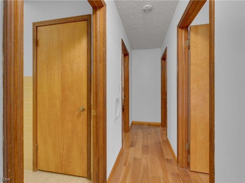 306 S Colonial Drive , Cortland, OH 44410 Photo 18