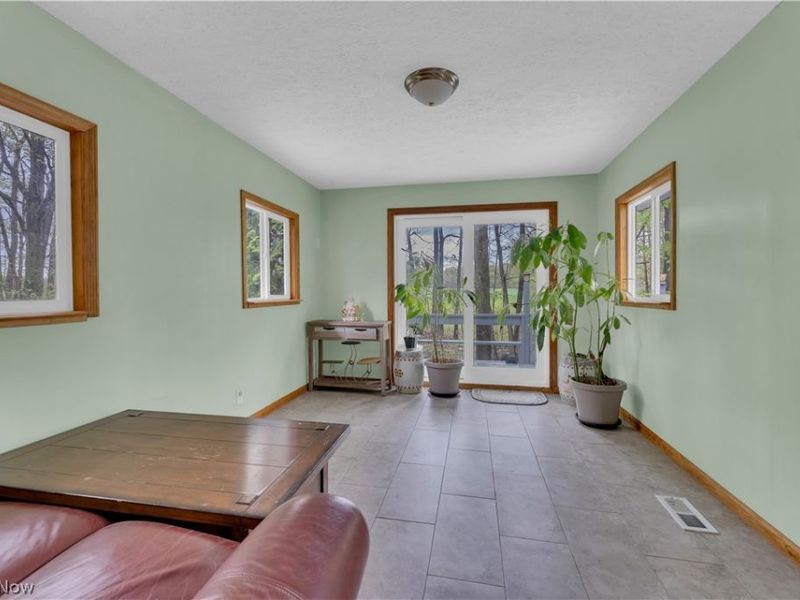 306 S Colonial Drive , Cortland, OH 44410 Photo 28