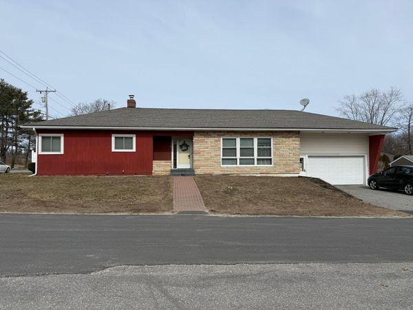2 Nancy Street , Lewiston, ME 04240