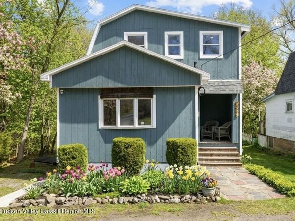 2961 Cottage Place, Hudson, NY 12534
