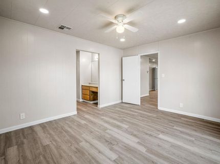 8181 Folsom Blvd #102, Sacramento, CA 95826 Photo