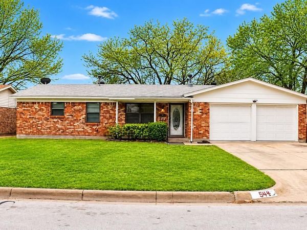544 Thompson Drive, Saginaw, TX 76179