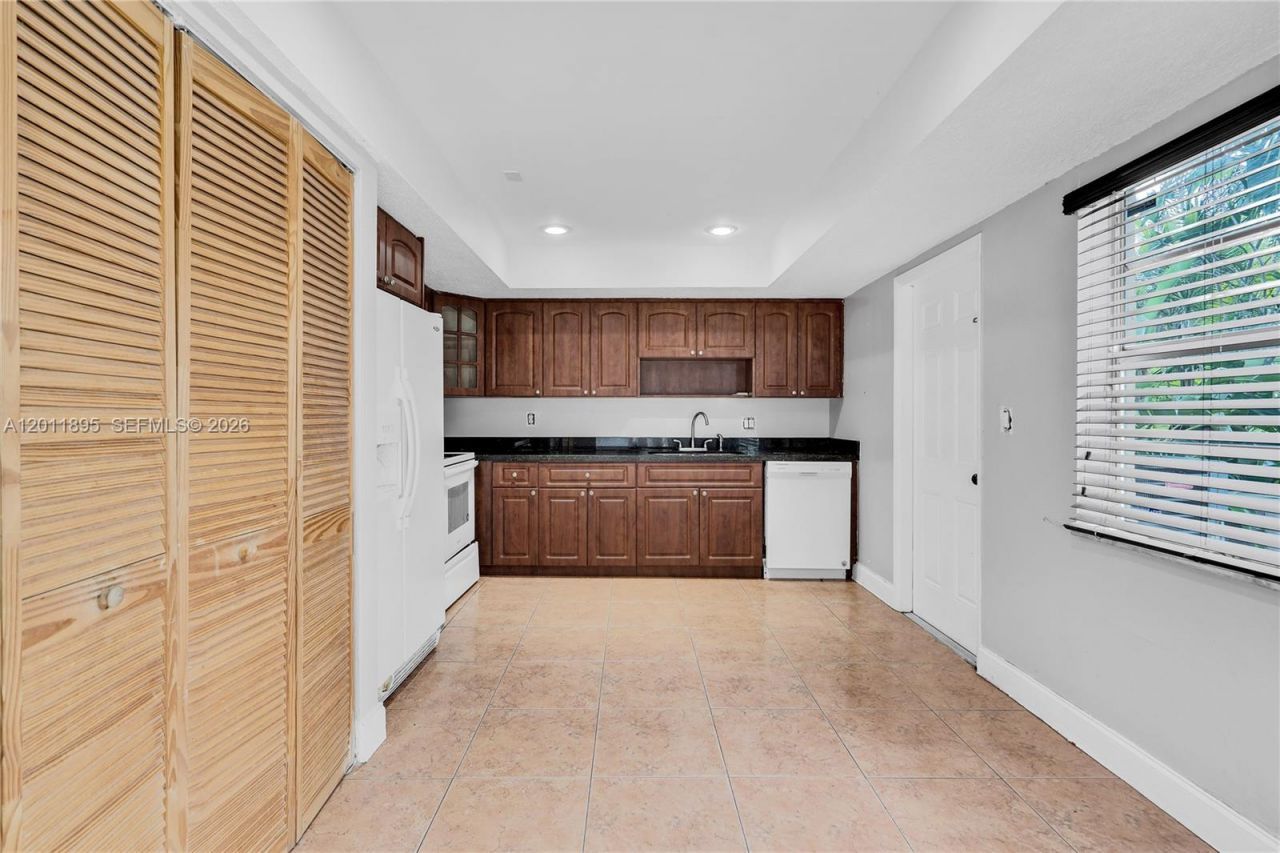 7045 W Sunrise Blvd , Unit 7045, Plantation, FL 33313 Photo