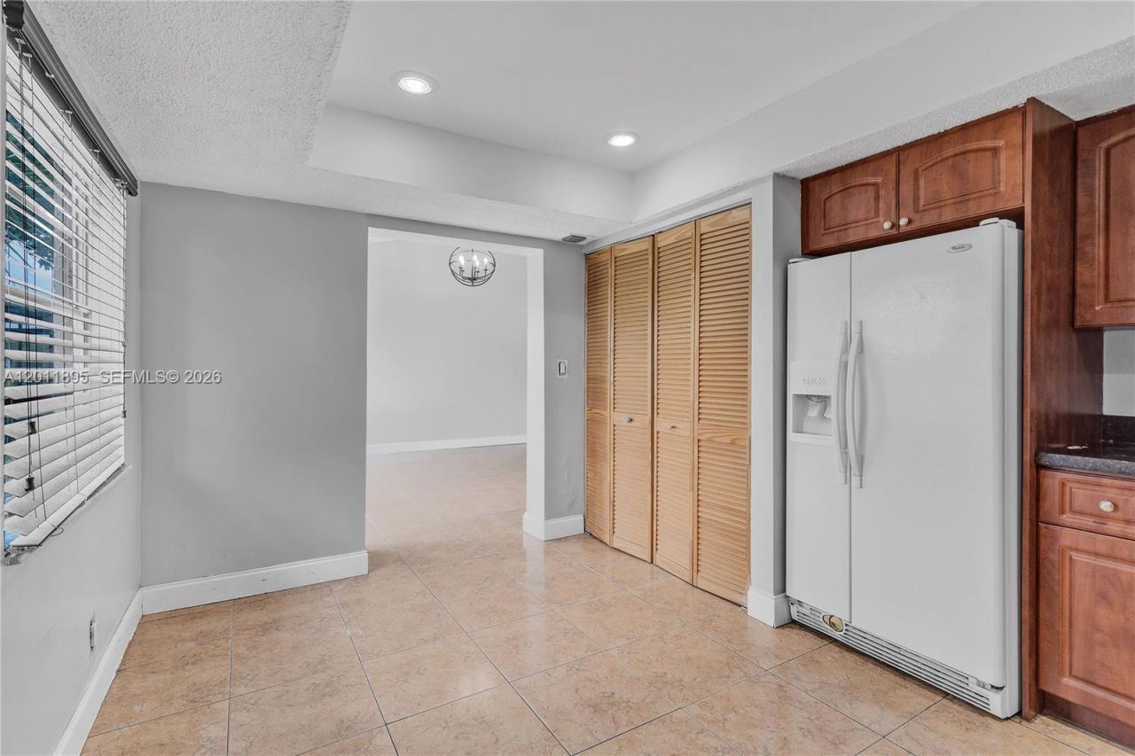 7045 W Sunrise Blvd , Unit 7045, Plantation, FL 33313 Photo