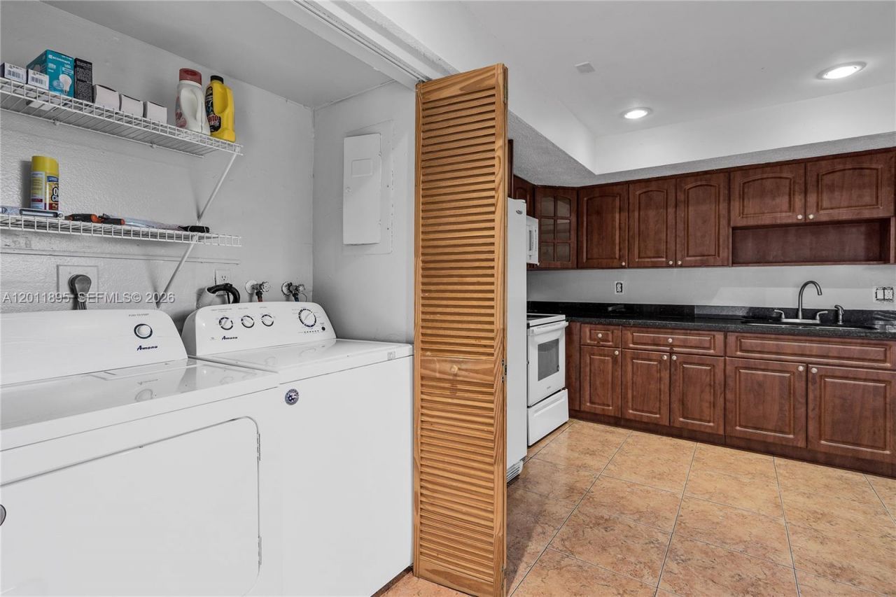 7045 W Sunrise Blvd , Unit 7045, Plantation, FL 33313 Photo