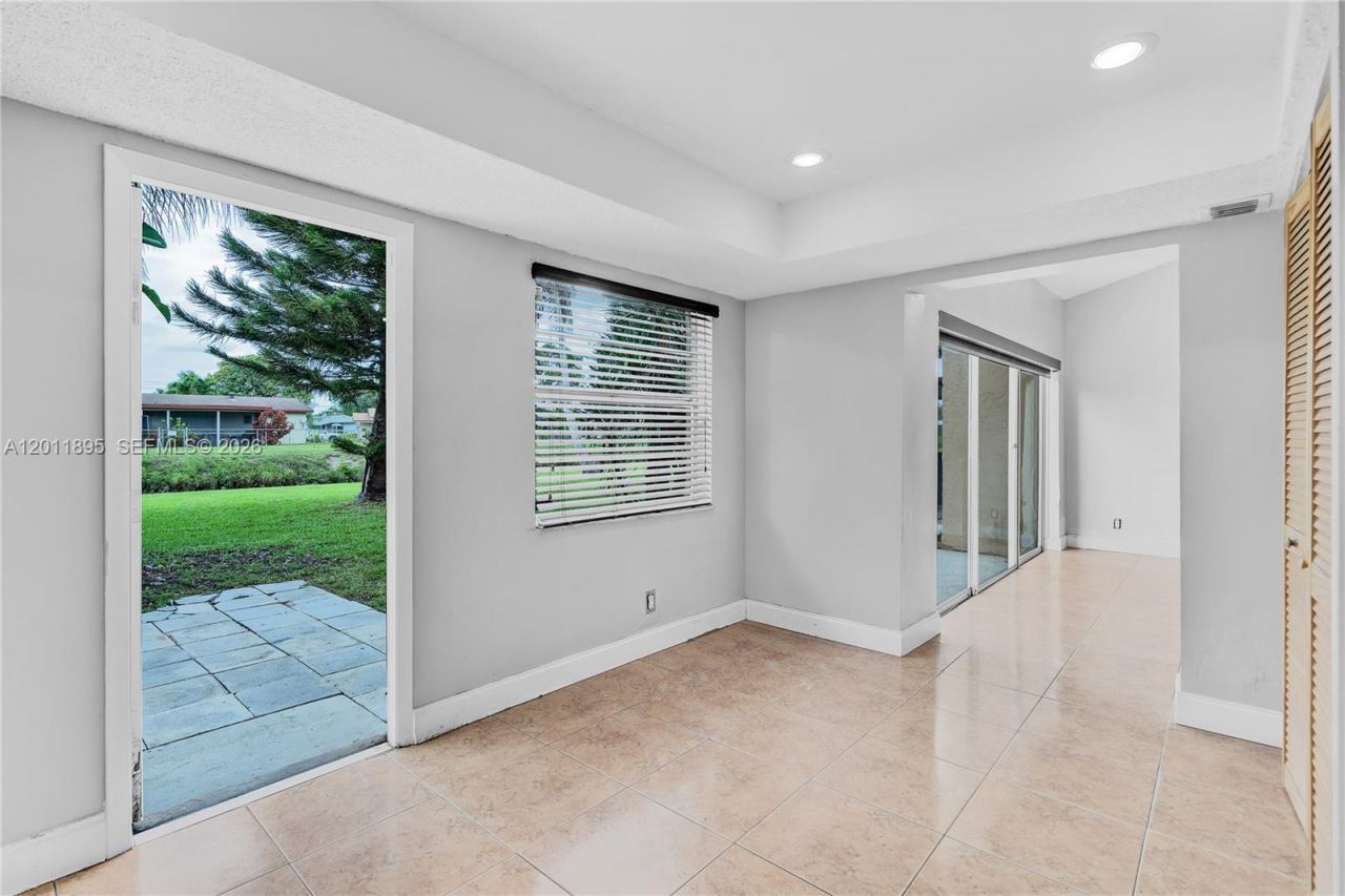 7045 W Sunrise Blvd , Unit 7045, Plantation, FL 33313 Photo