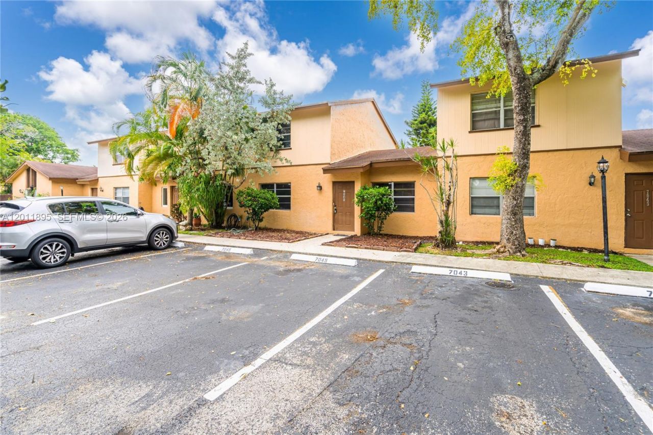 7045 W Sunrise Blvd , Unit 7045, Plantation, FL 33313 Photo