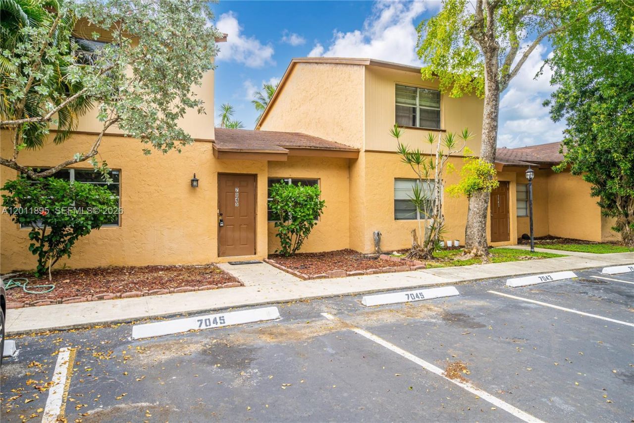 7045 W Sunrise Blvd , Unit 7045, Plantation, FL 33313 Photo