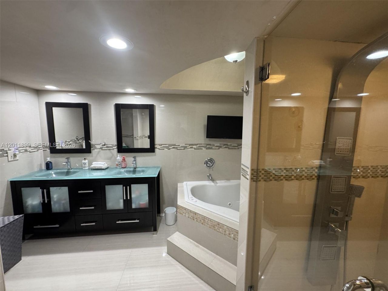 1912 S Ocean Dr, Unit 3D, Hallandale Beach, FL 33009 Photo
