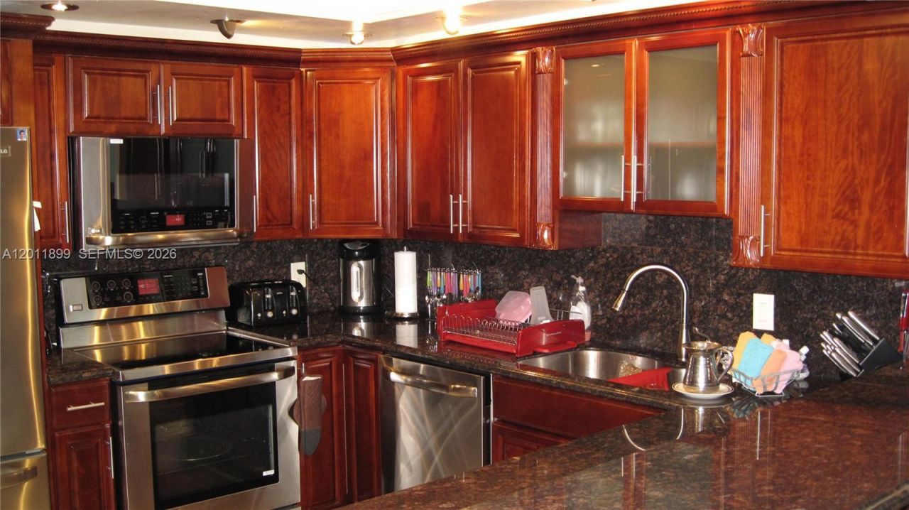 1912 S Ocean Dr, Unit 3D, Hallandale Beach, FL 33009 Photo