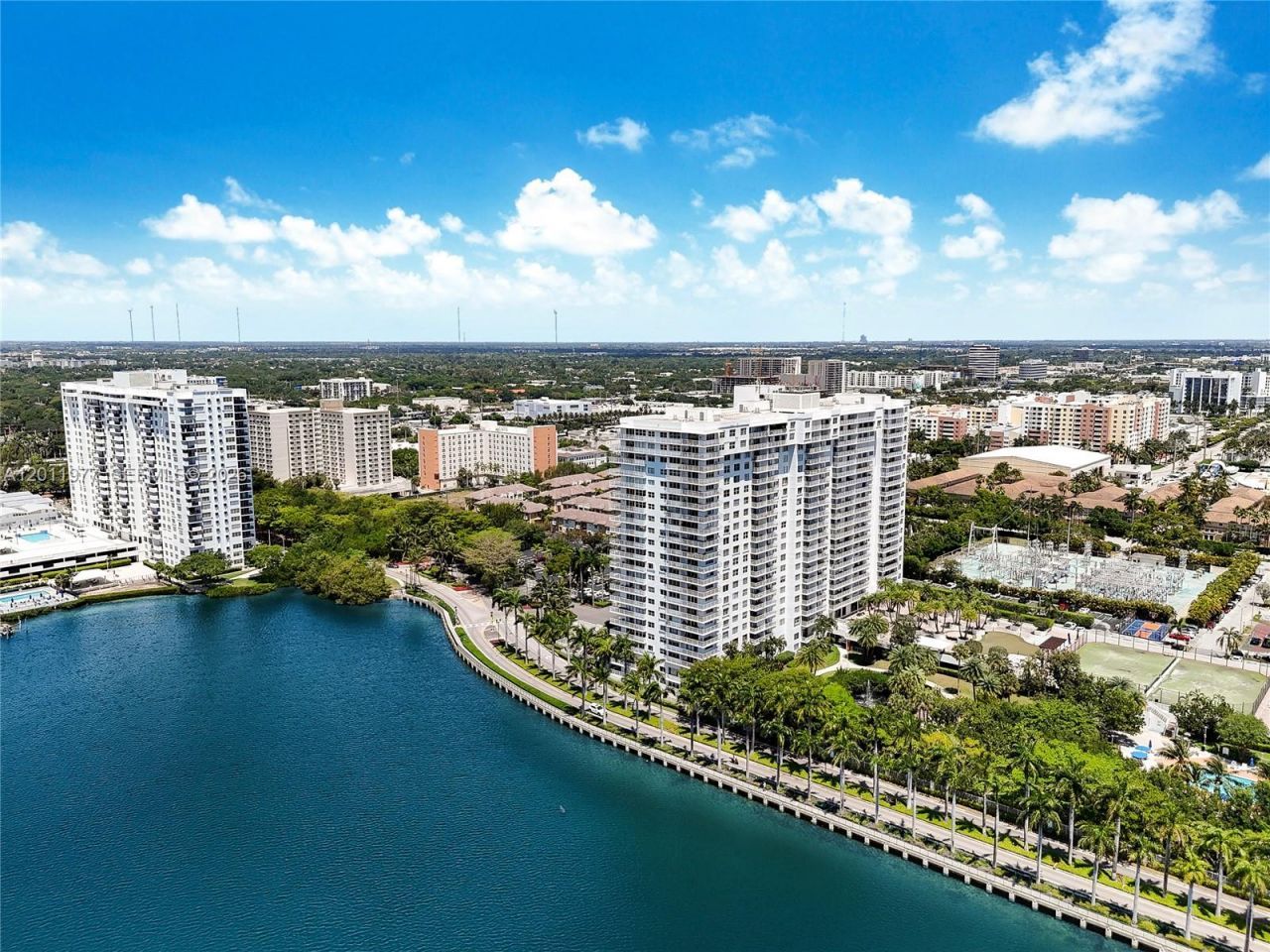 2801 NE 183rd St , Unit 912W, Aventura, FL 33160 Photo