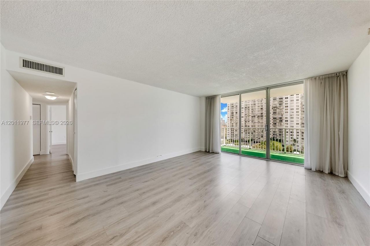 2801 NE 183rd St , Unit 912W, Aventura, FL 33160 Photo