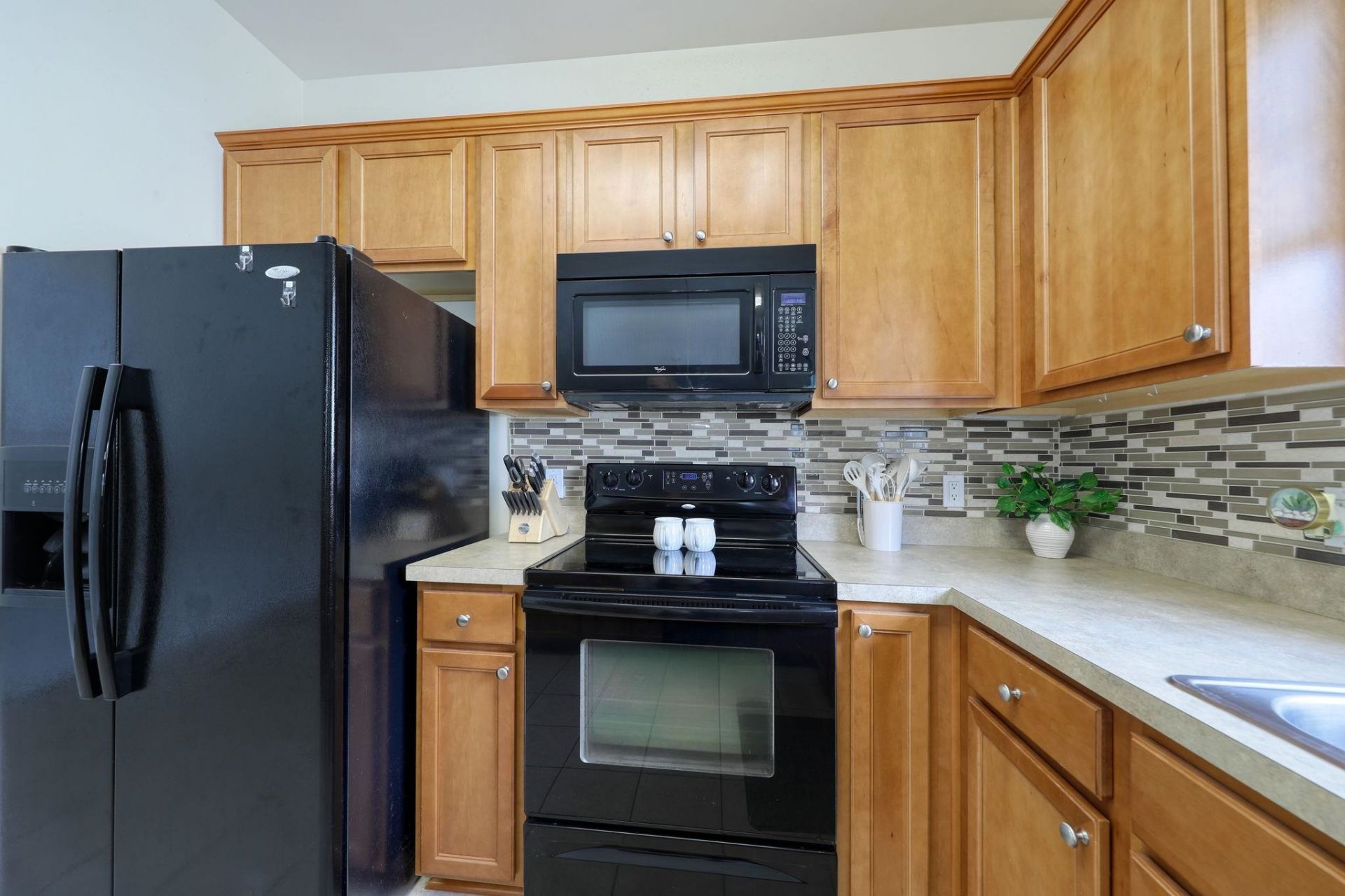 6253 Catalina Dr. Photo 4