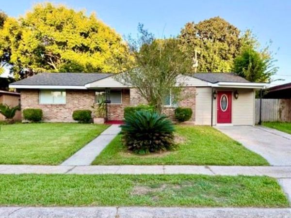 3200 LANCASTER Street , New Orleans, LA 70131