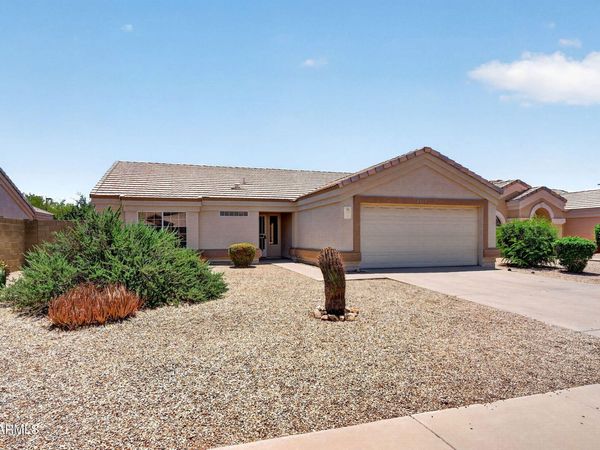 2335 E SHERRI Drive, Gilbert, AZ 85296