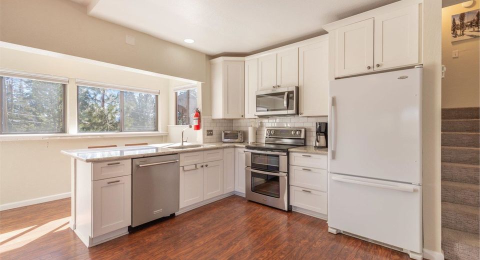 11661 Snowpeak Way, Truckee, CA 96161 Photo