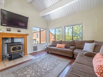 11661 Snowpeak Way, Truckee, CA 96161 Photo