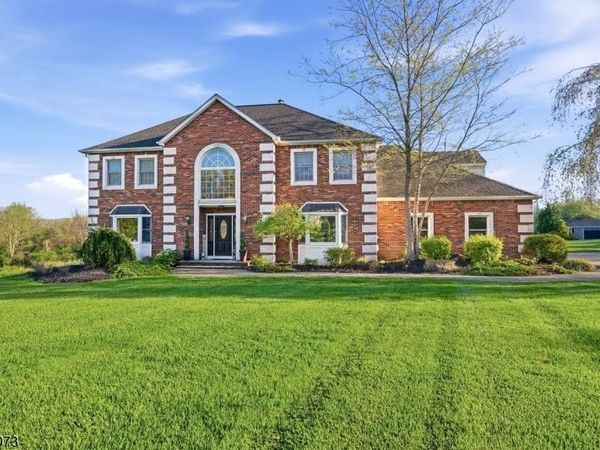 7 Woodfield Rd, Green, NJ 07821