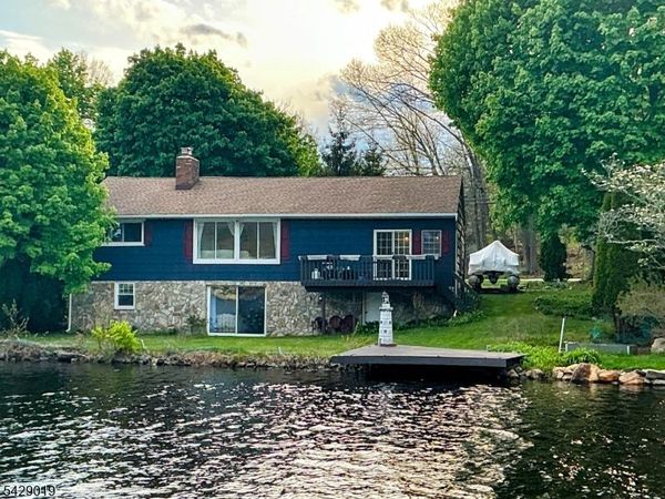 9 Duck Point Trl, Jefferson, NJ 07885