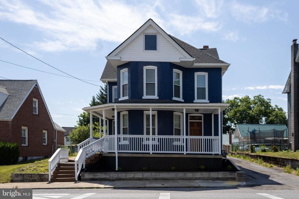 213 FAIRVIEW AVENUE, WAYNESBORO, PA 17268